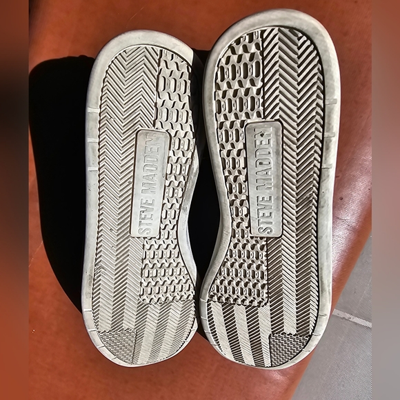 Steve Madden Allie Green Multi Embroidered High-Top Sneakers Size 8 women's - Picture 9 of 10